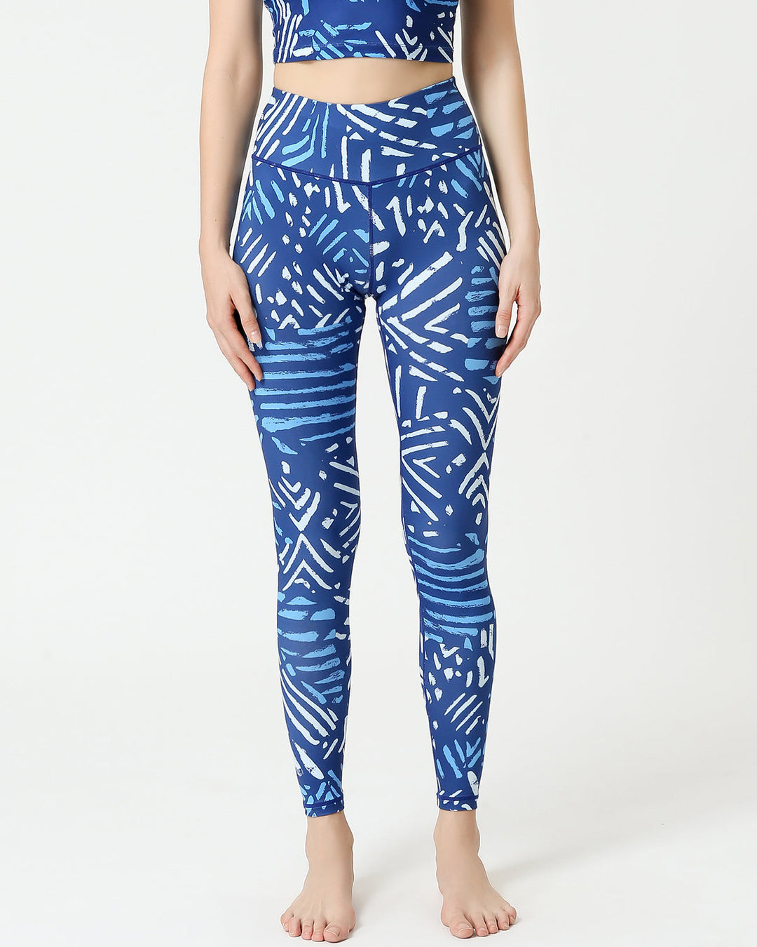 VYRA | Contour Leggings