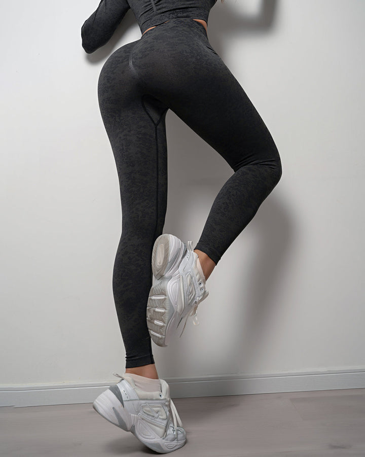 LIORA | Seamless Scrunch Leggings