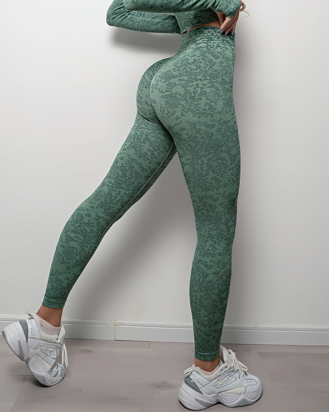 LIORA | Seamless Scrunch Leggings